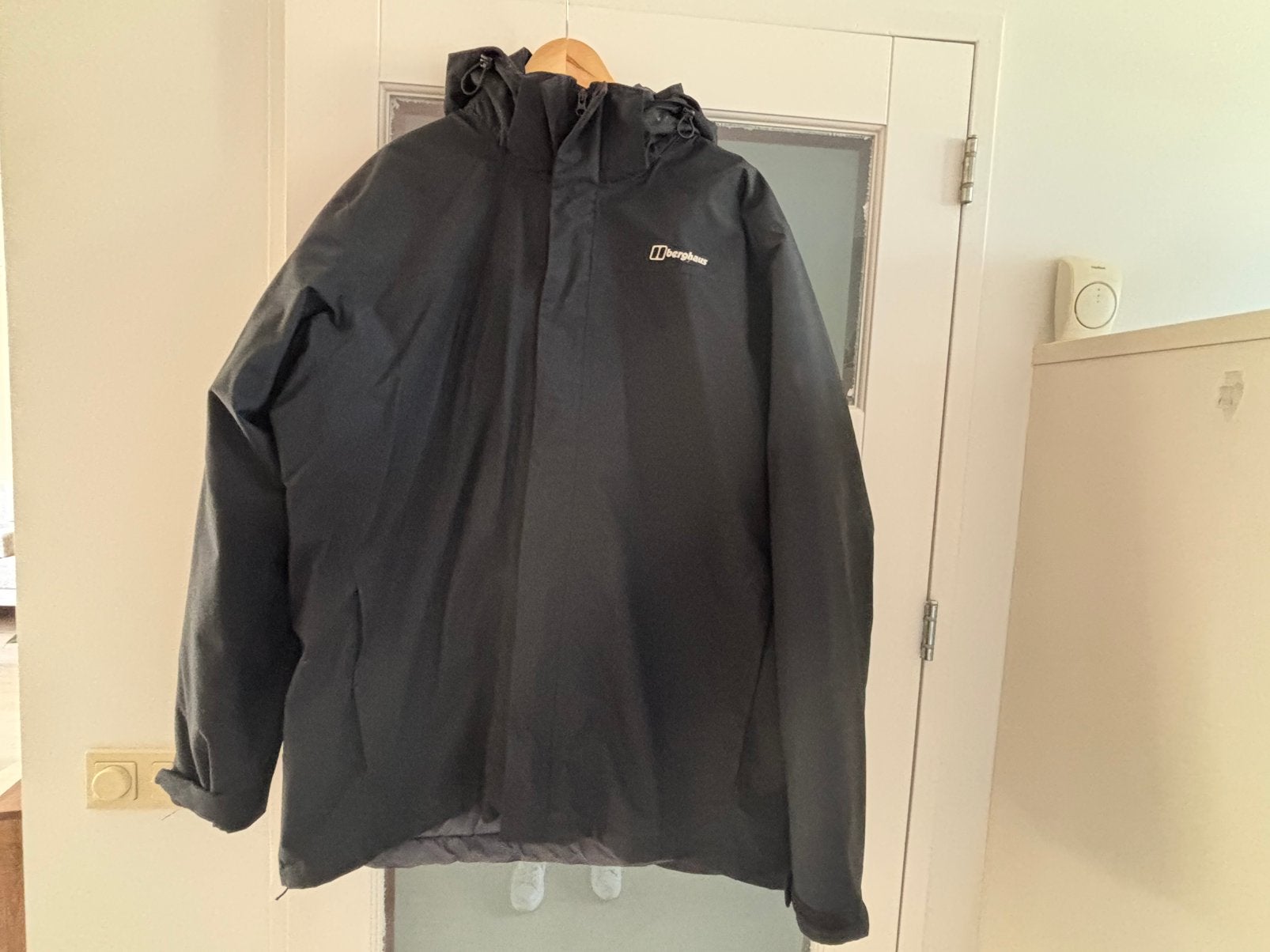 Berghaus winterjas, Kleding | Heren, Ophalen, Zo goed als nieuw, Maat 56/58 (XL), Zwart