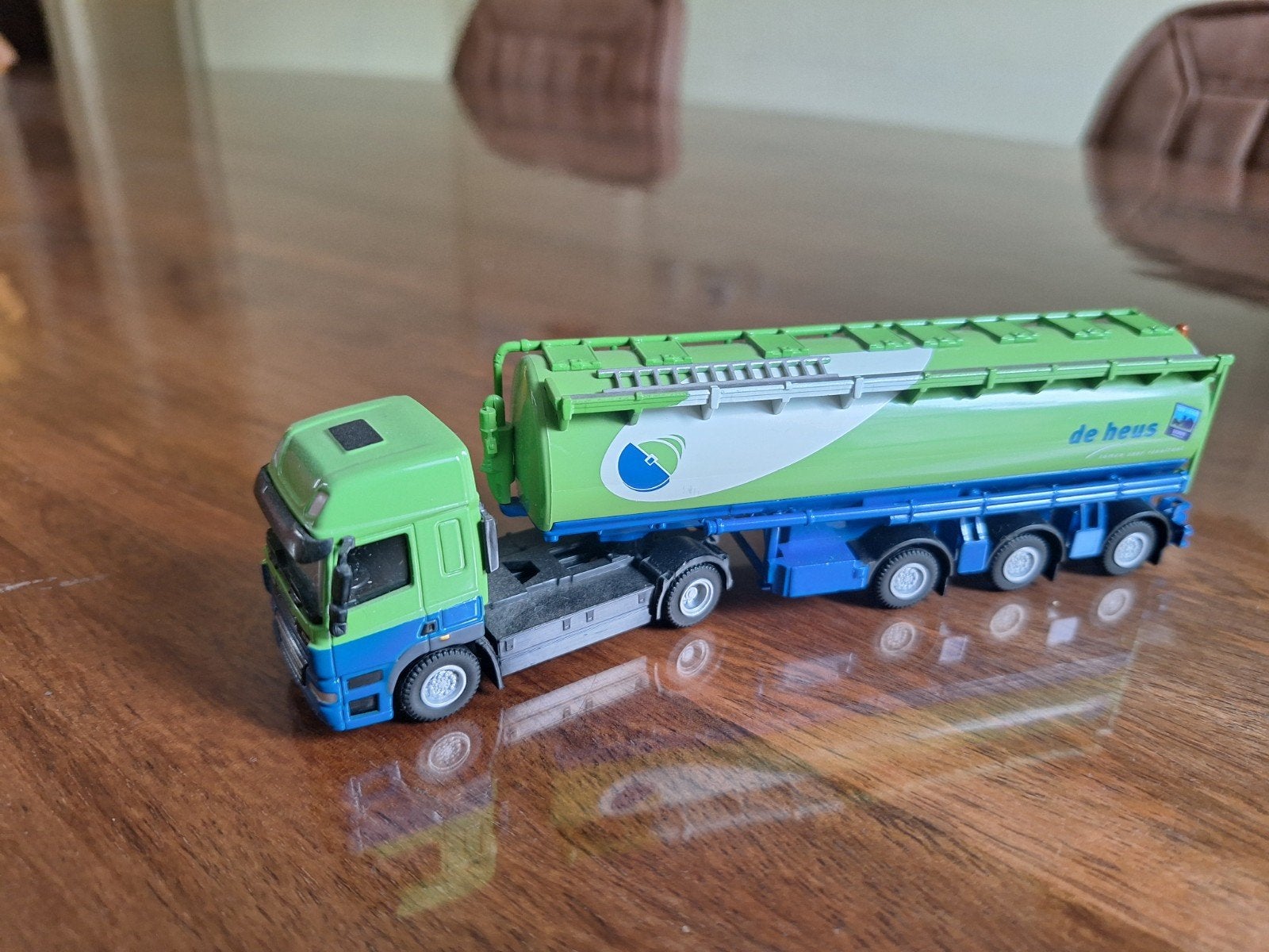 De heus, Hobby en Vrije tijd, Modelauto's | 1:87, Ophalen of Verzenden, Zo goed als nieuw, Bus of Vrachtwagen, Overige merken