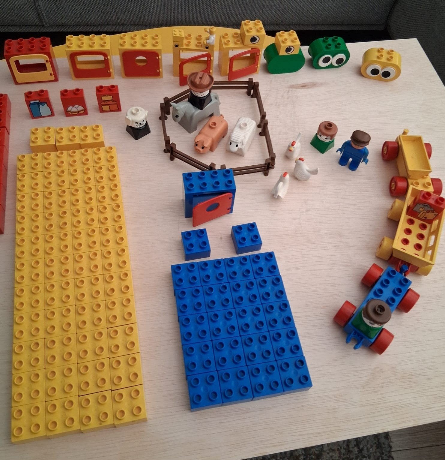 Grote partij LEGO Duplo met boerderij en voertuigen, Ophalen of Verzenden