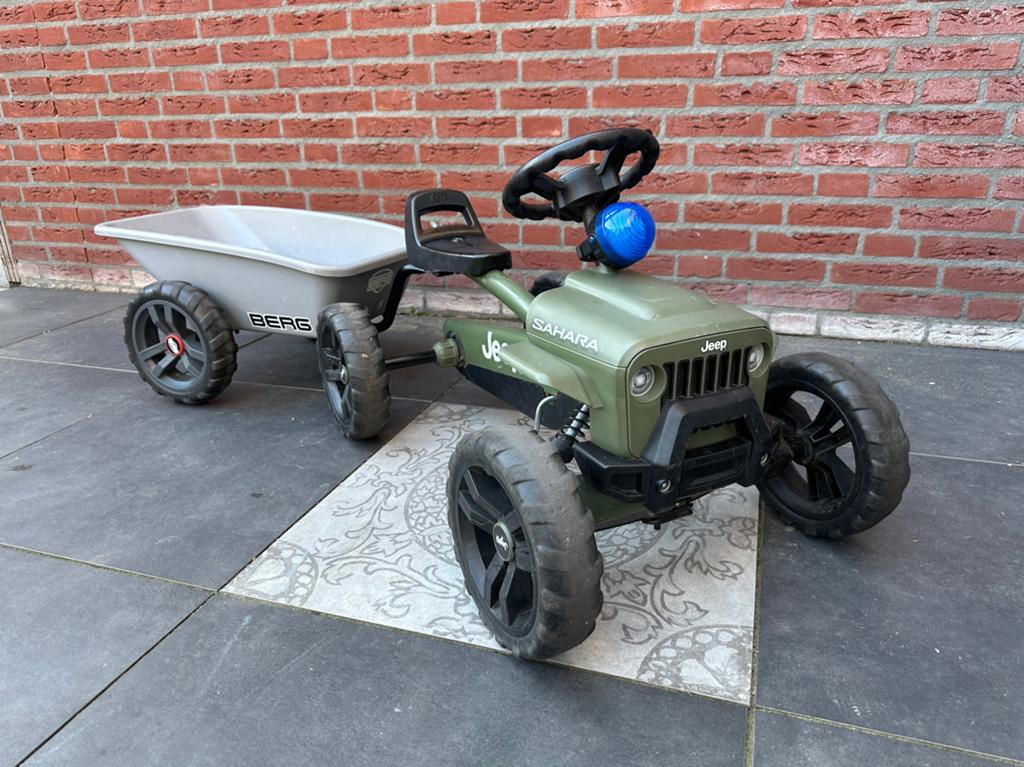 Berg Buzzy Jeep Sahara met aanhanger, Ophalen, Gebruikt, Berg, Met kar of aanhanger