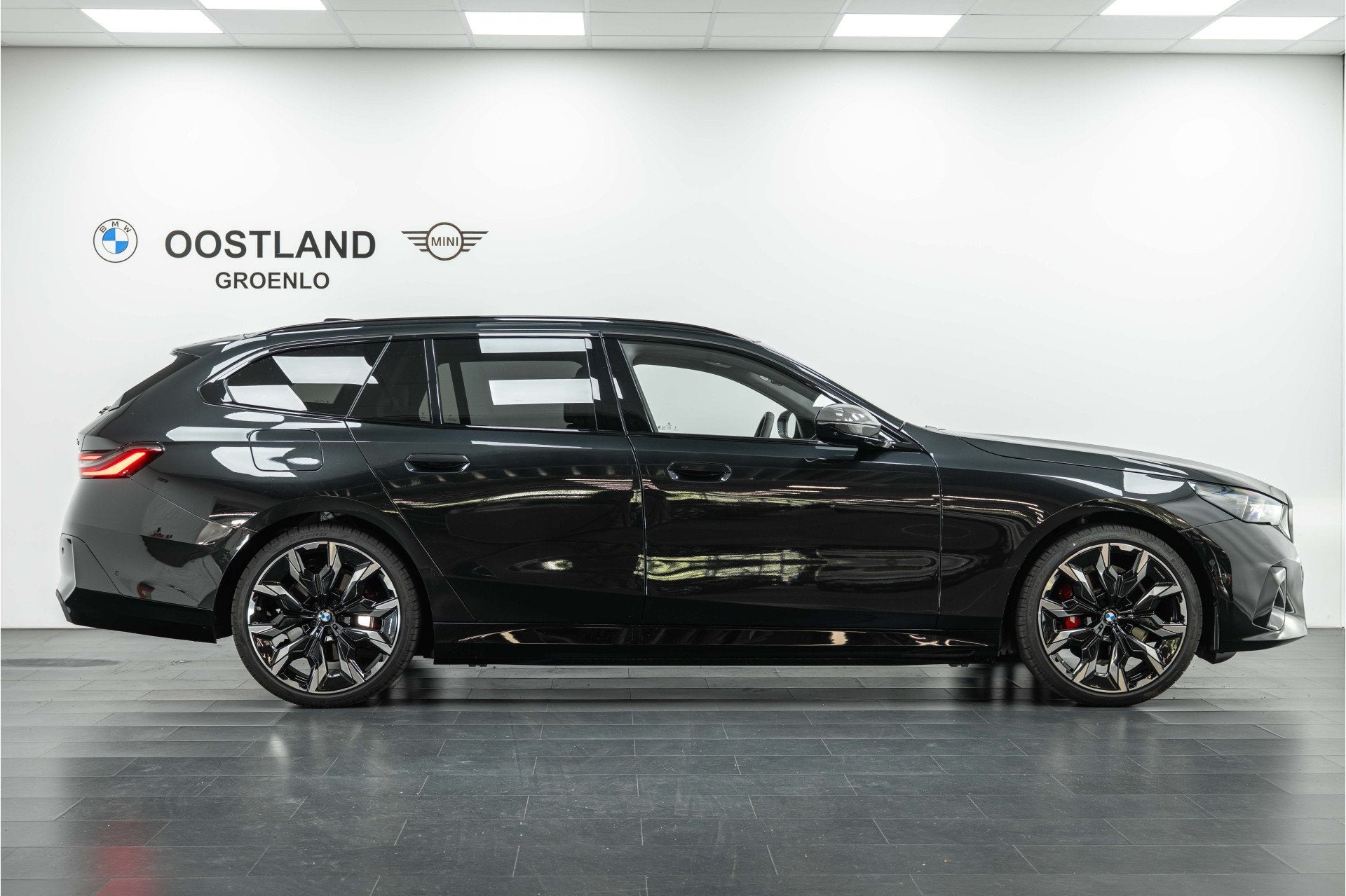 BMW 5 Serie Touring 530e M Sport Automaat / Panoramadak / Tr, Auto's, Automaat, Achterwielaandrijving, 4 cilinders, Met garantie (alle)