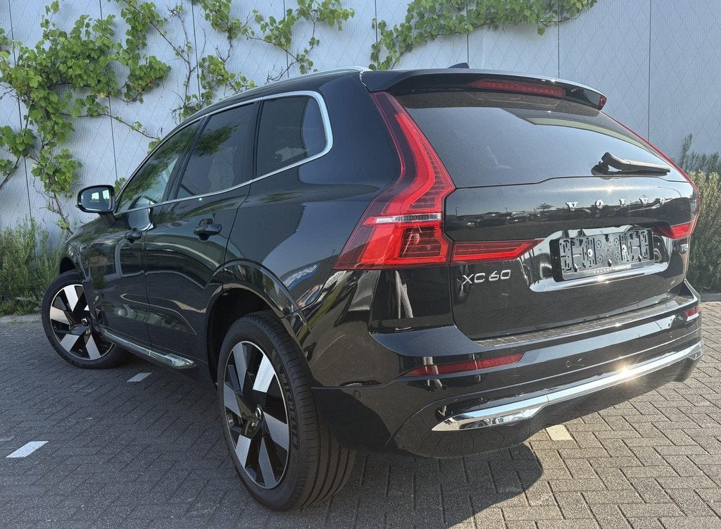 Volvo XC60 2.0 T8 Plug-in Hybrid AWD Plus Bright | Panoramad, Auto's, Volvo, 12 maanden, Gebruikt, Euro 6, 4 cilinders