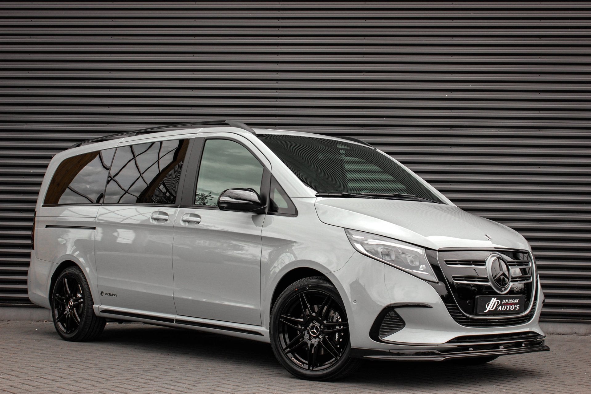 Mercedes-Benz EQV 300 AMG L2 90 kWh 2X ELEK.SCHUIFDEUREN / M, Gebruikt, Overige carrosserieën, 365 km, 7 stoelen