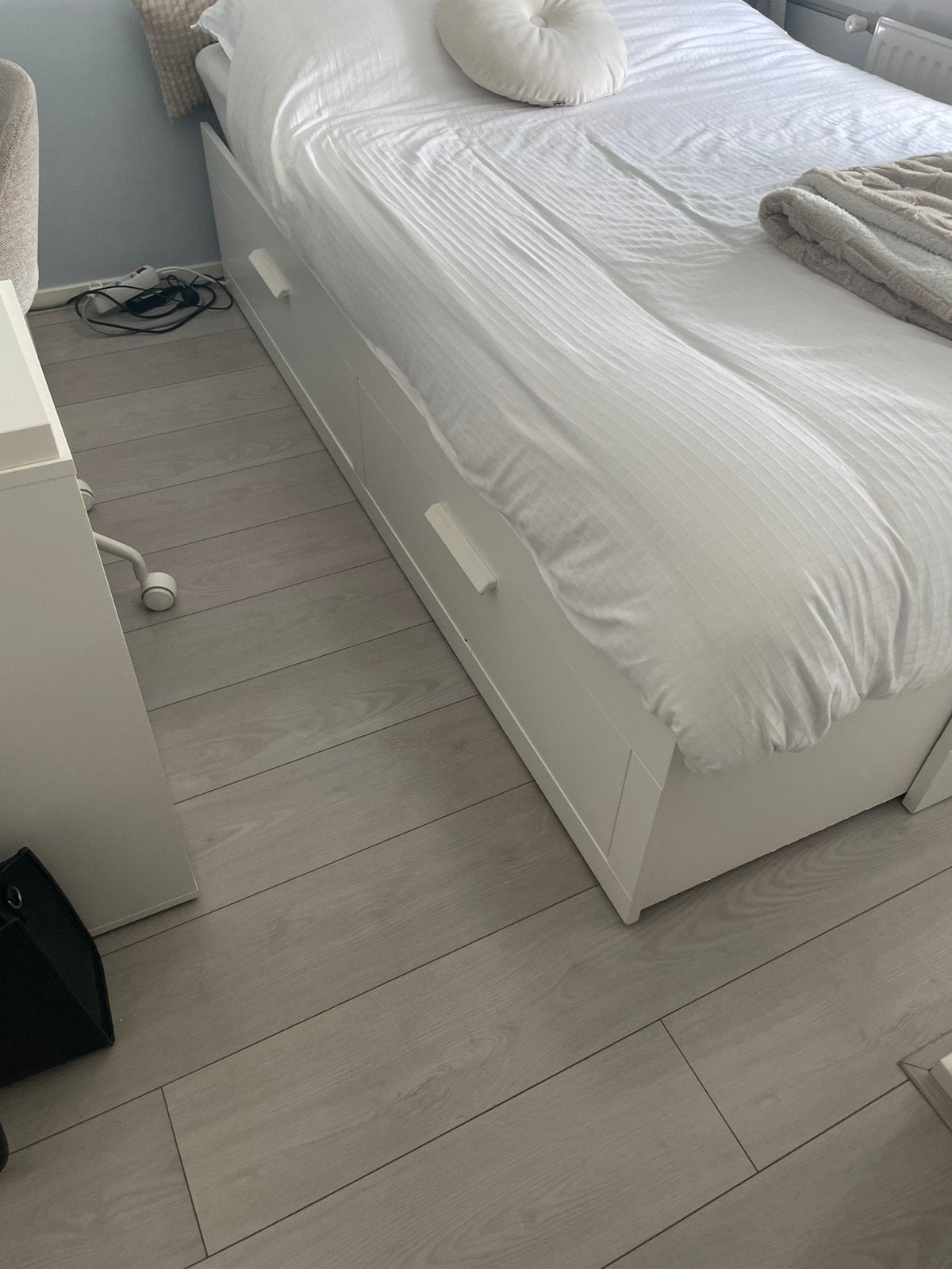 Te koop ikea bed  gereserveerd, Ophalen, Eenpersoons, Wit, Zo goed als nieuw