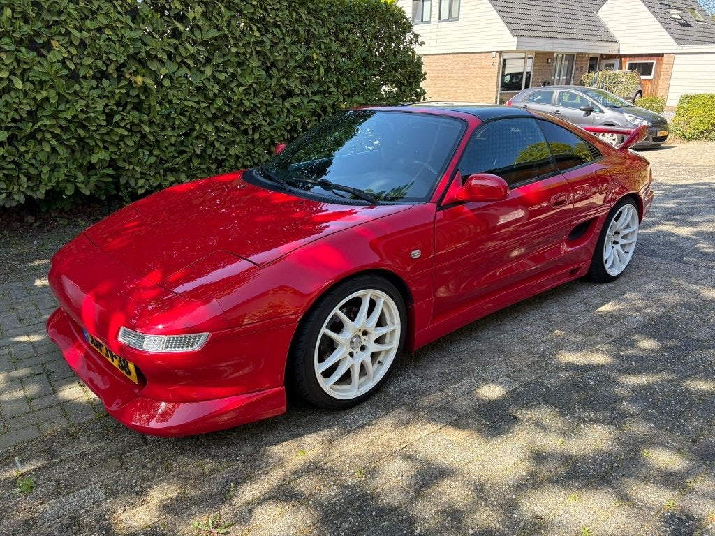 Toyota MR2 2.0 Gen3 Turbo 1999 Rood, 1998 cc, Achterwielaandrijving, 4 cilinders, 400 kg