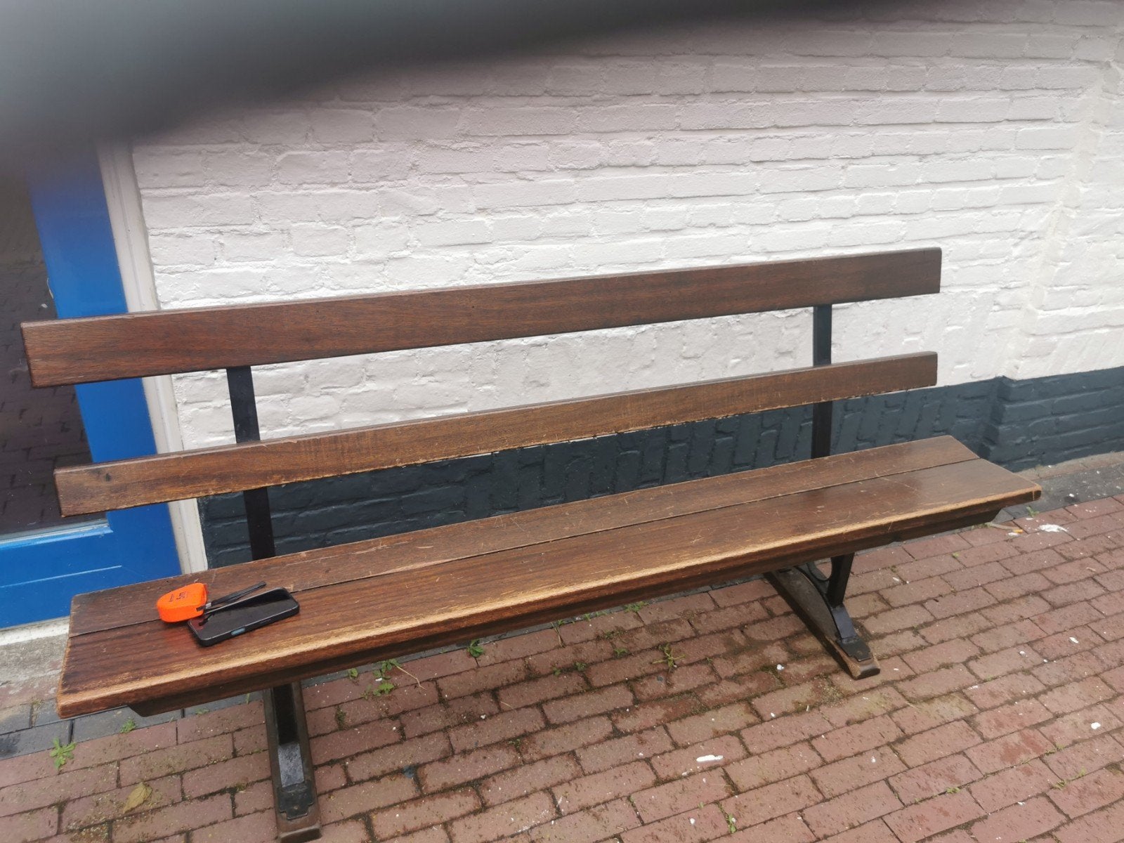 Robuuste houten bank met metalen onderstel, Gebruikt, 125 cm of meer, Rustiek, Robuust, Klassiek, 125 cm of meer