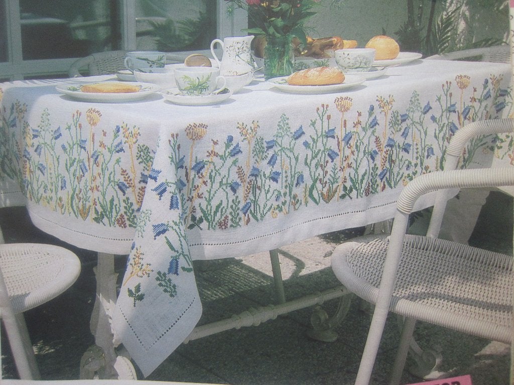borduurpatroon wilde weide bloemen Campanula blauw paarse, Ophalen of Verzenden, Zo goed als nieuw, Handborduren, Patroon