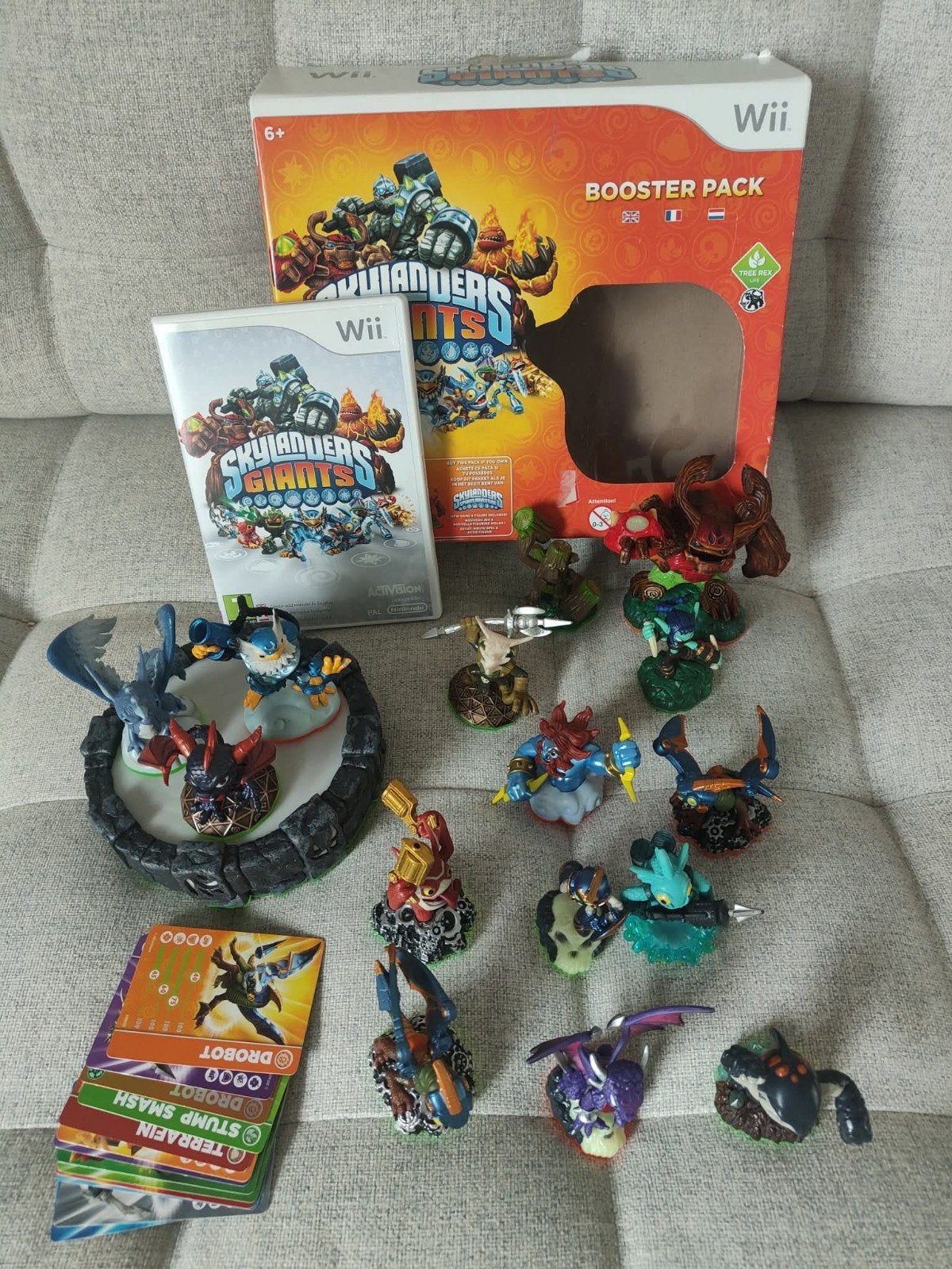 Skylanders Giants Wii Starter Pack + Booster Pack & Figuren, Ophalen of Verzenden, Gebruikt, Zonder controller, Met games