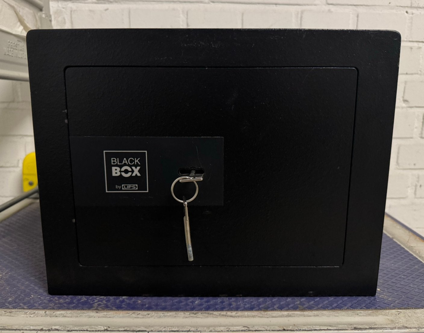 Zeer degelijke kluis brandkast BlackBox Lips 2 sleutels, Ophalen, Zo goed als nieuw, Brandkast