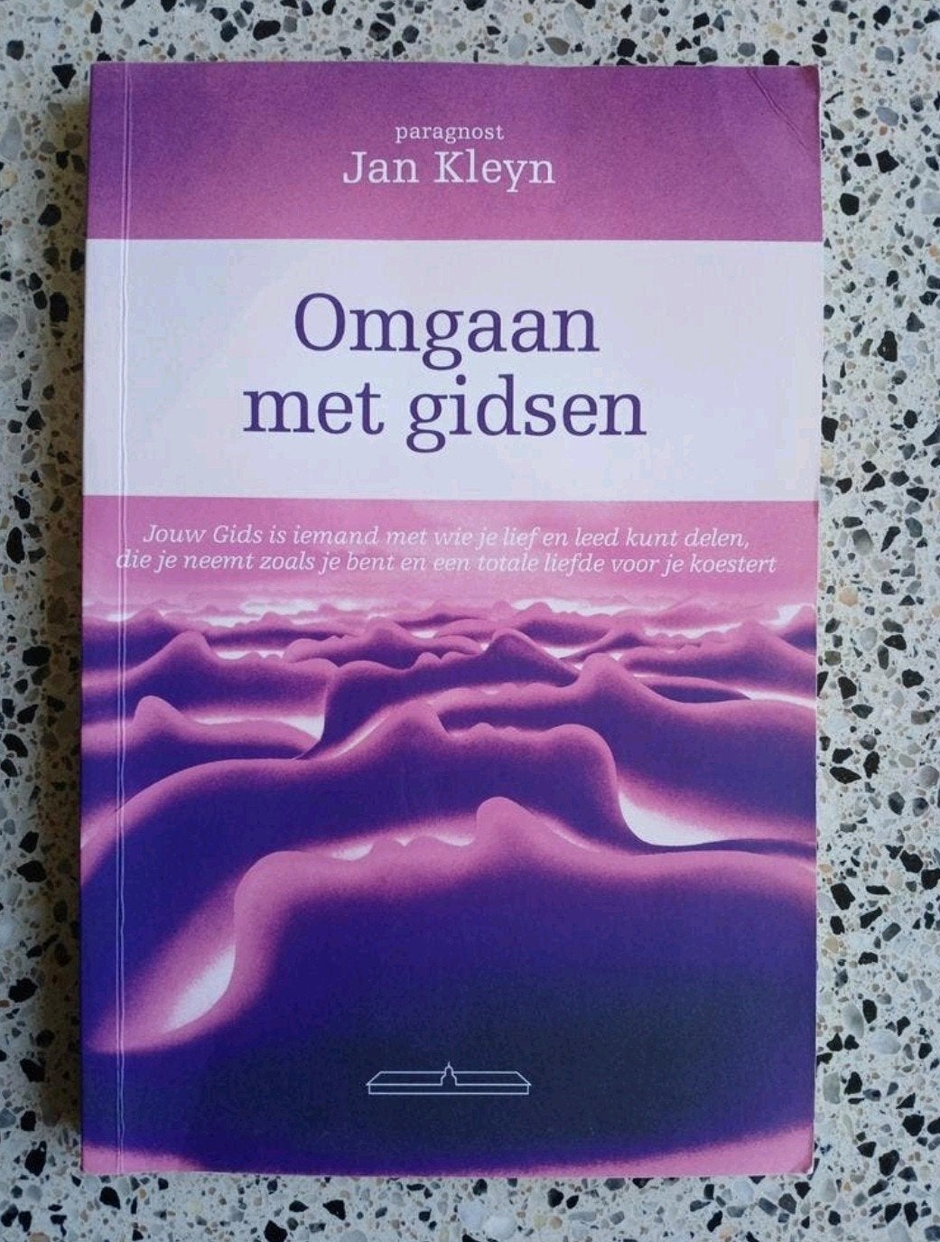 Omgaan met gidsen - Jan Kleyn Zo goed als nieuw VASTE PRIJS, Ophalen of Verzenden, Zo goed als nieuw, Spiritualiteit algemeen