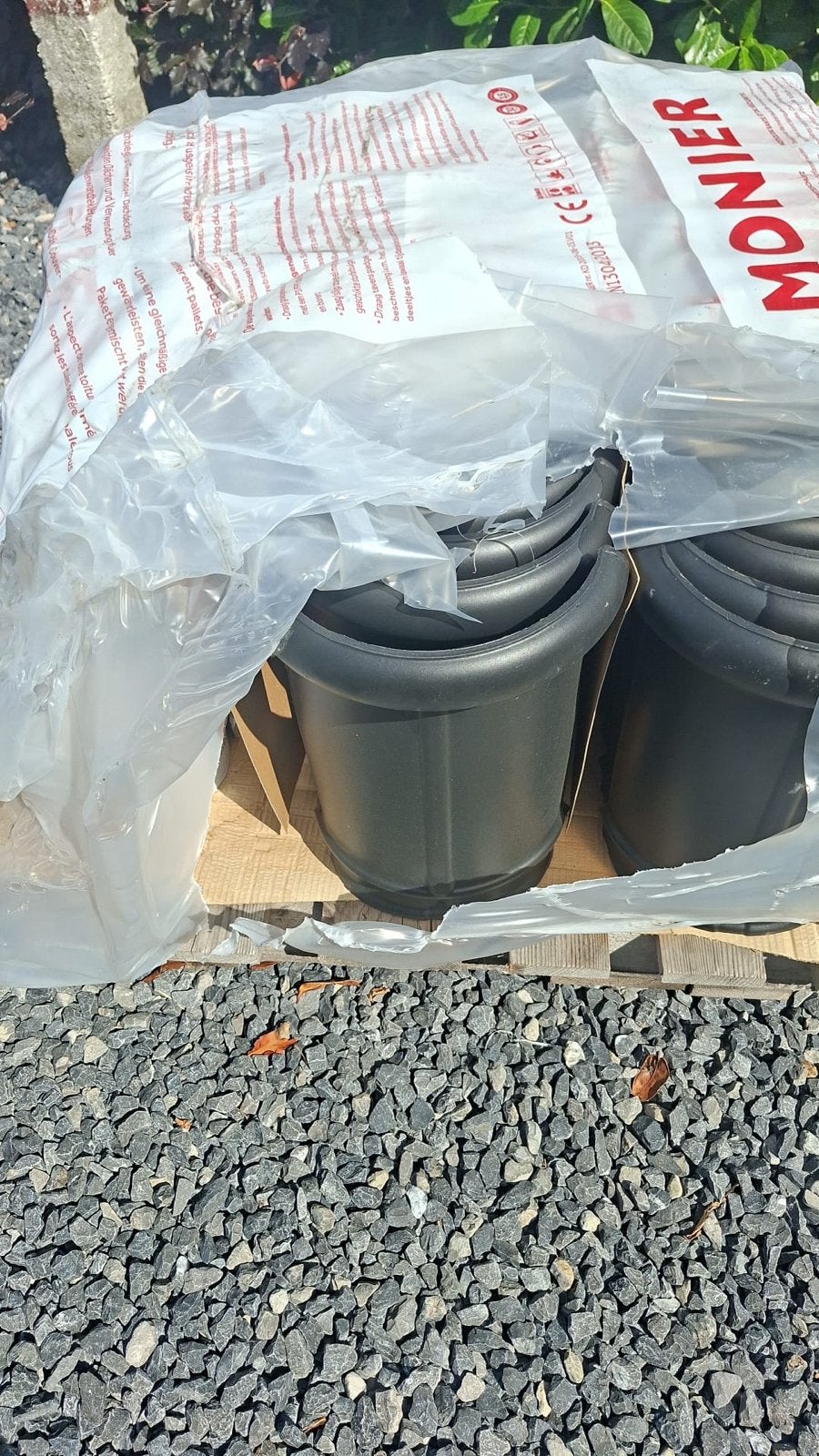 Monier halfronde vorsten dakpannen zwart glazura (52 stuks), Doe-het-zelf en Verbouw, Dakpannen en Dakbedekking, Ophalen, Steen of Klei