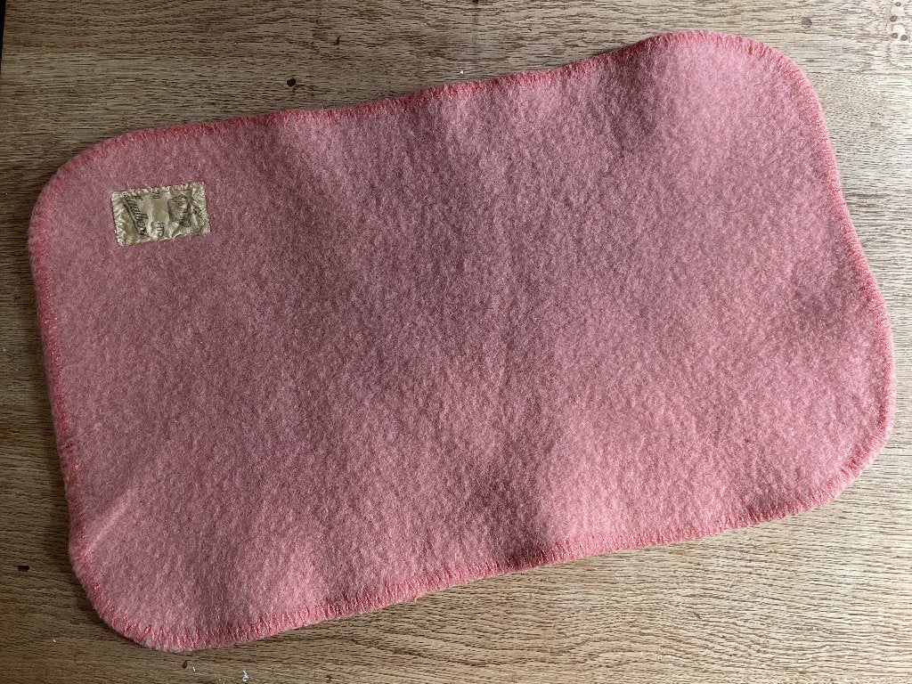Zaalberg Roze wollen poppen wiegje deken 31x49,5 cm, Kinderen en Baby's, Ophalen of Verzenden, Gebruikt, Babypop