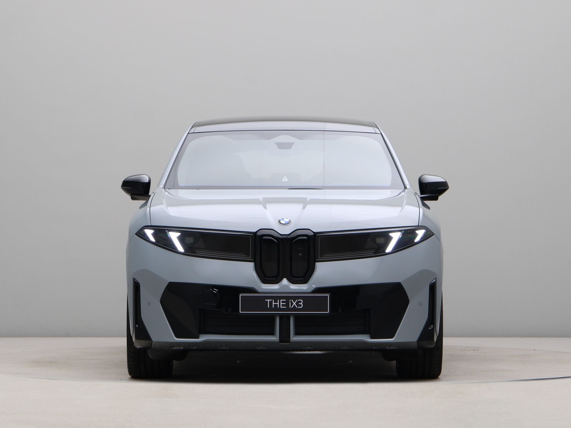 BMW iX3 50 xDrive M Sport Pro 113 kWh (bj 2026, automaat), Auto's, Automaat, Zwart, Automatische klimaatregeling, Vierwielaandrijving