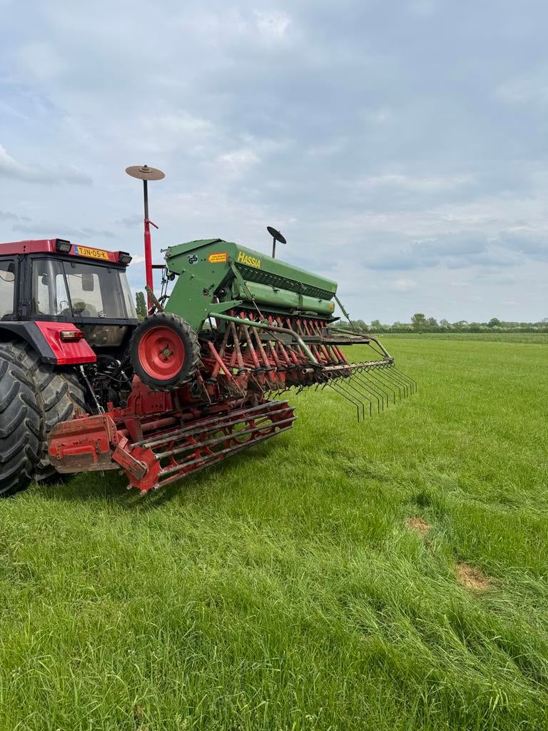 Niemeyer kopeg met Hassia zaaimachine 3m, Ophalen, Akkerbouw, Zaaien, Planten of Poten