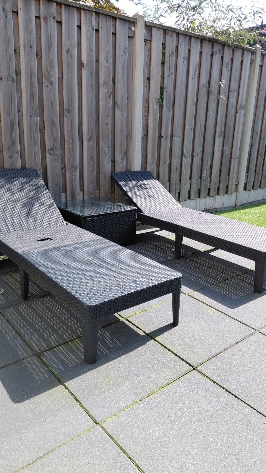 2 ligstoelen en tafel gratis af te halen., Tuin en Terras, Ophalen, Gebruikt