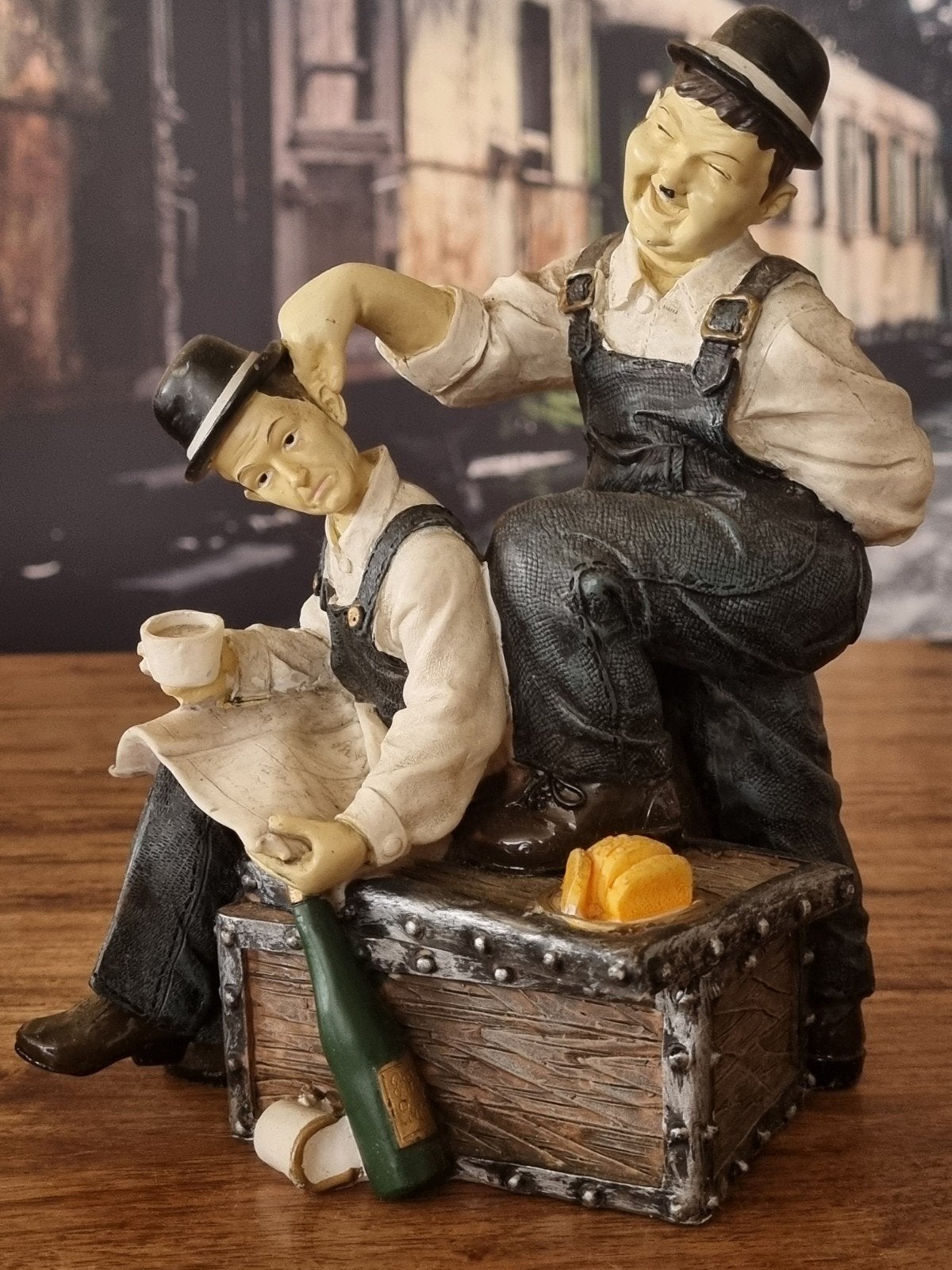 Beeldje Laurel & Hardy - Spaarpot, Ophalen of Verzenden, Zo goed als nieuw, Steen, Aardewerk of Keramiek, Overige thema's