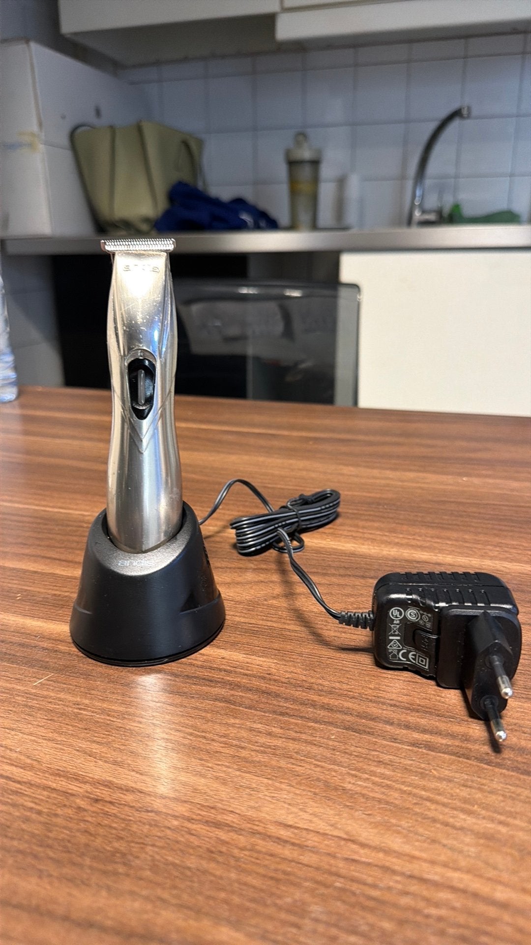 Andis draadloze trimmer + oplaadstation, Ophalen of Verzenden, Gebruikt
