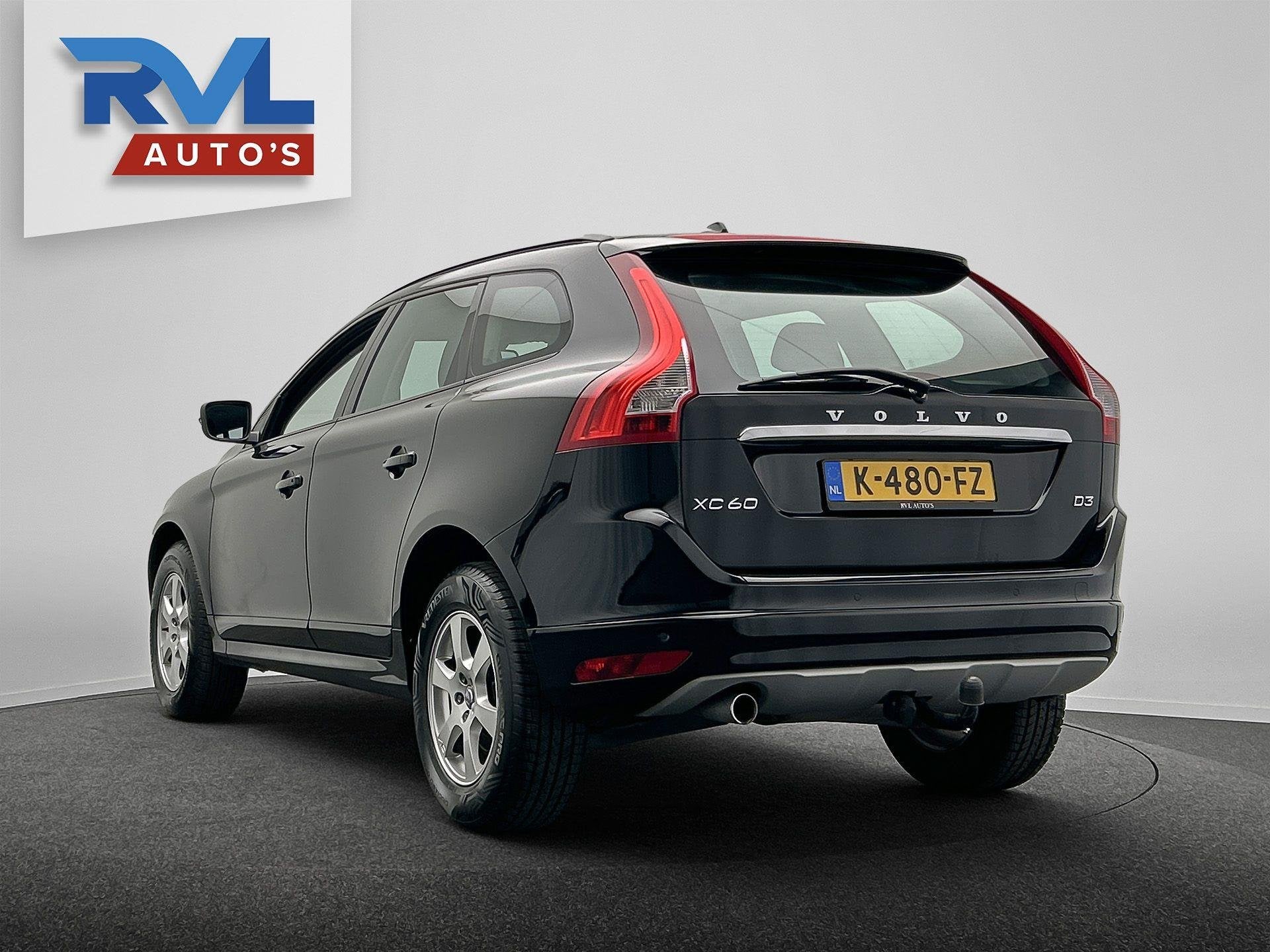 Volvo XC60 2.0 D3 FWD Momentum Trekhaak Navigatie Zitverhoge, Auto's, Voorwielaandrijving, Stof, 4 cilinders, Automatische klimaatregeling