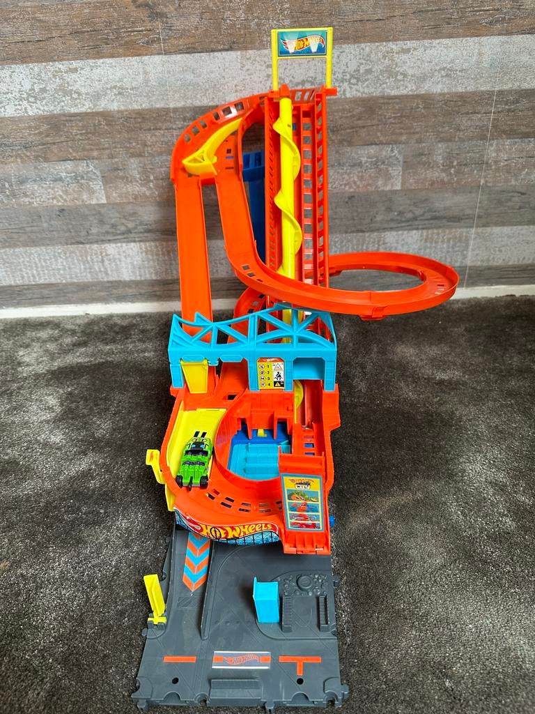 Hot Wheels City Achtbaan - Spectaculaire Racebaan, Kinderen en Baby's, Speelgoed | Racebanen, Racebaan, Ophalen of Verzenden, Zo goed als nieuw