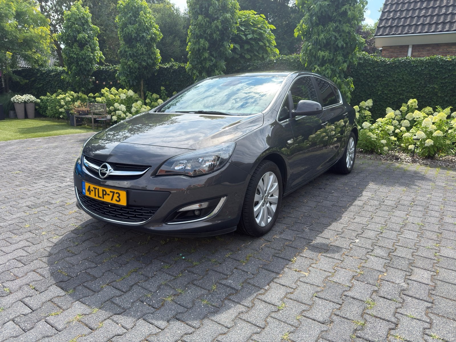 Opel Astra 1.6 Turbo. Vol in de opties! Super strakke auto!, Voorwielaandrijving, 730 kg, 4 cilinders, Origineel Nederlands