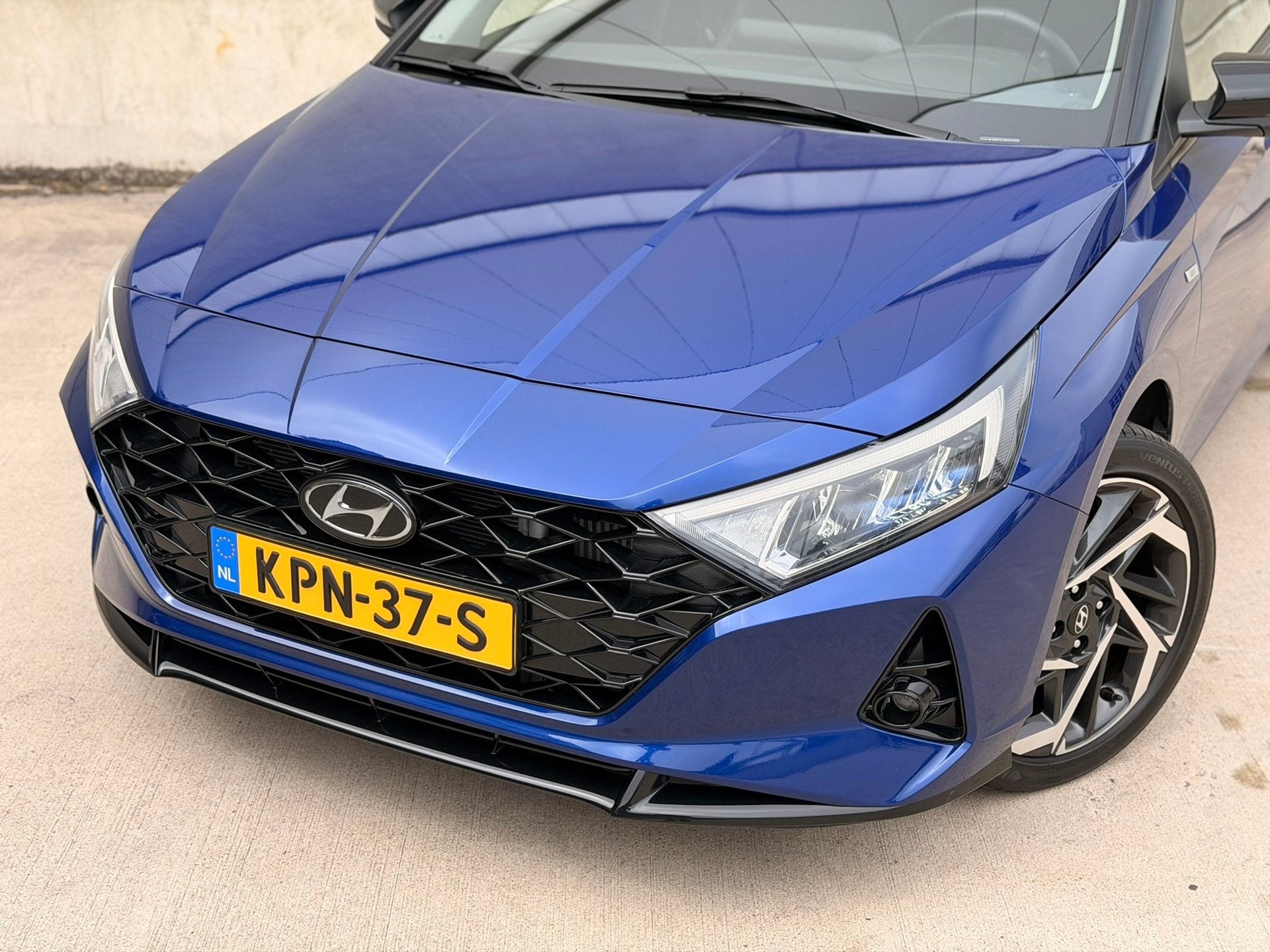 Hyundai i20 1.0 T-GDI LED BOSE Trekh. Camera CarPlay 17' Nav, Voorwielaandrijving, Dealer onderhouden, Gebruikt, Blauw