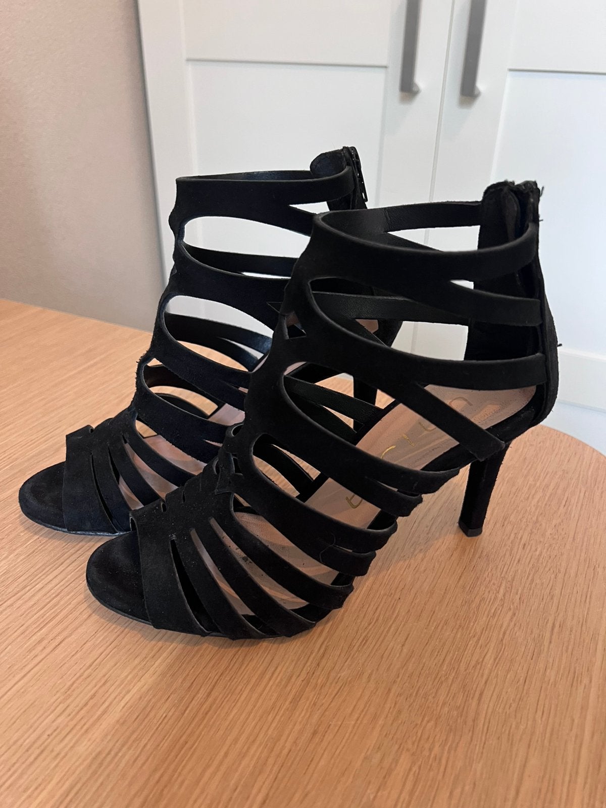 Unisa Wandeo sandalen hakken, Ophalen, Zwart, Sandalen of Muiltjes, Zo goed als nieuw