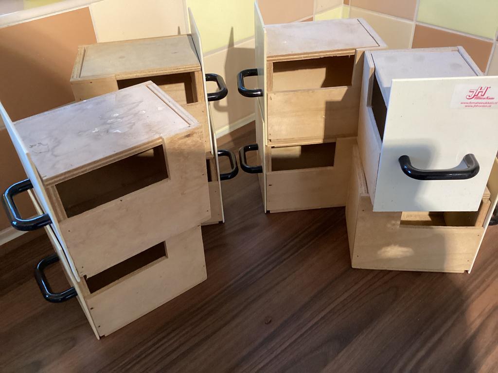 Heesakkers broedhokjes 8x, Dieren en Toebehoren, Ophalen, Gebruikt, Hout, Vogelkooi
