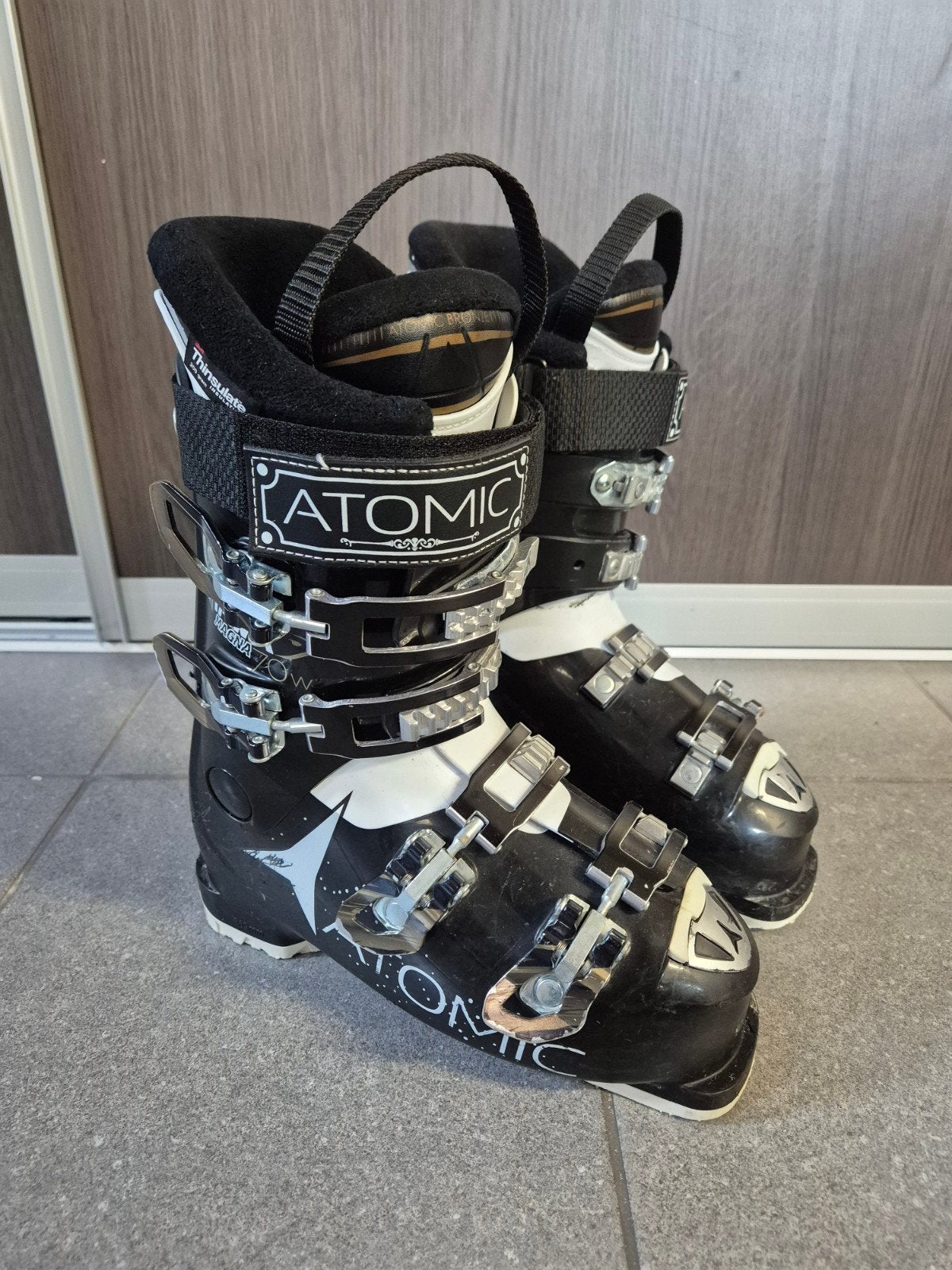 skischoenen dames maat 24/25,5 (37/38) Atomic, Sport en Fitness, Ophalen, Schoenen, Zo goed als nieuw, Atomic