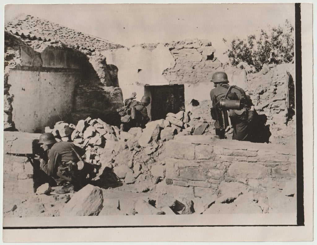 Persfoto 37 - Bezetting Lemnos door Duitse troepen, Verzamelen, Ophalen of Verzenden, Landmacht, Duitsland, Foto of Poster