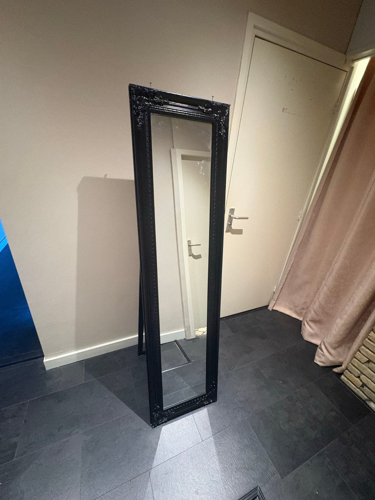 Grote spiegel met lijst - 170x44 cm, Minder dan 50 cm, Gebruikt, Ophalen of Verzenden, 150 tot 200 cm