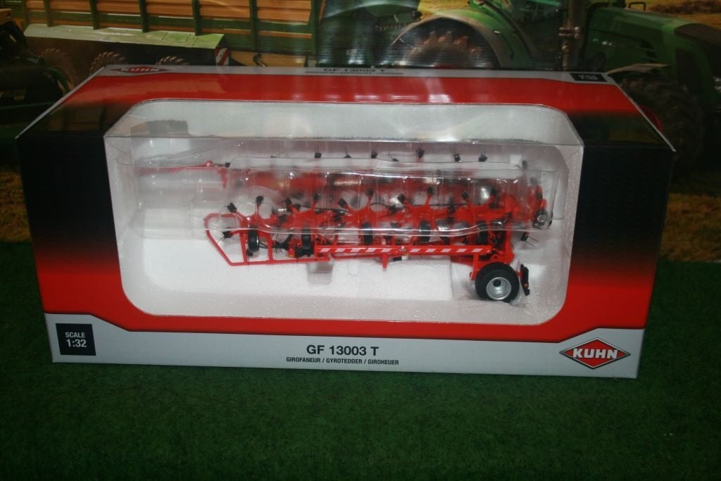 Boeryes: Aanbieding Kuhn GF 13003 T schudder, Hobby en Vrije tijd, Ophalen of Verzenden, Nieuw, Tractor of Landbouw, Universal Hobbies