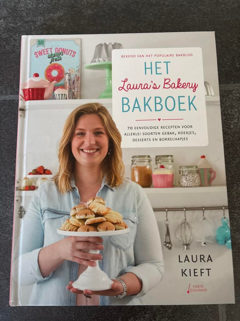 Het Laura's Bakery Bakboek - 70 recepten voor gebak & meer, Ophalen, Zo goed als nieuw, Nederland en België, Taart, Gebak en Desserts