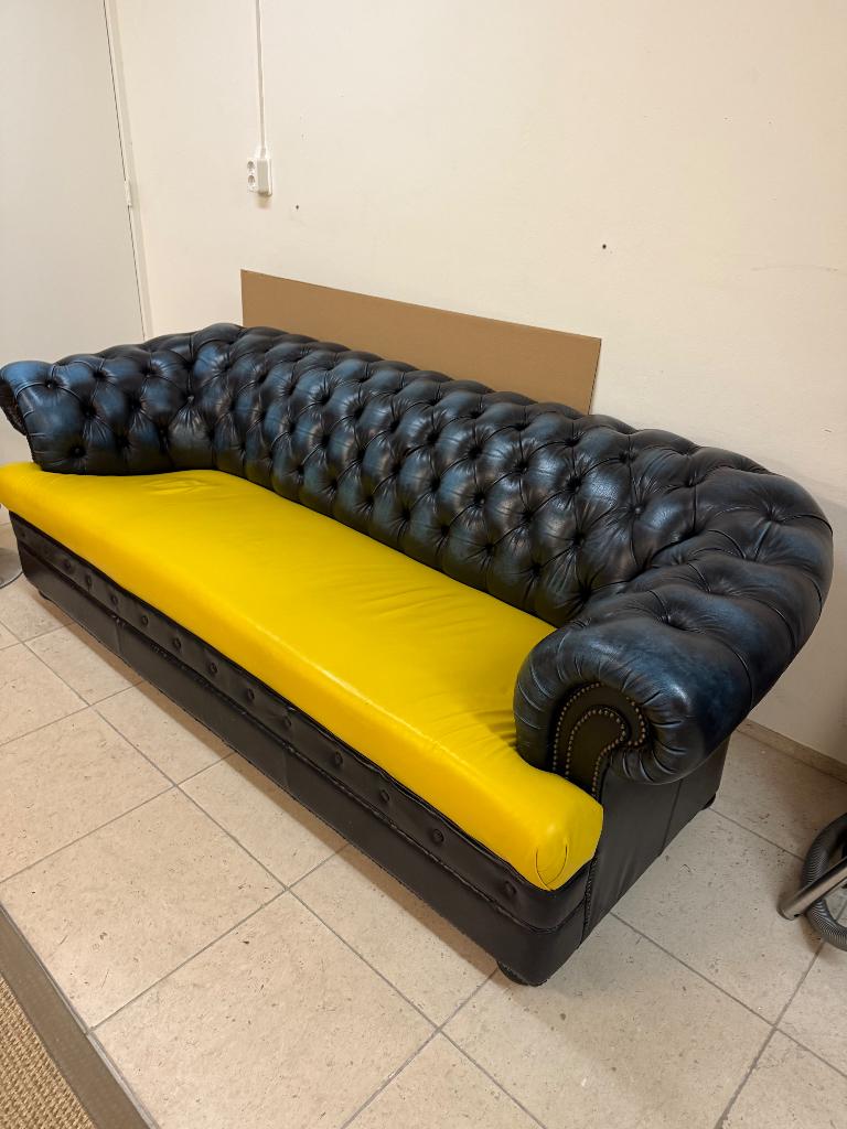Chesterfield bank met nieuwe zitting, Ophalen of Verzenden