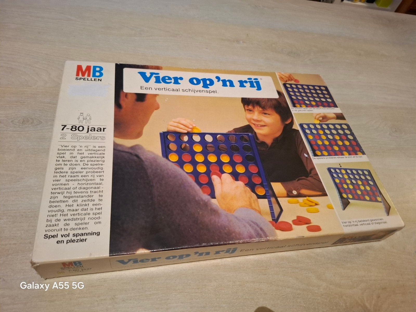 Vier op 'n rij - Klassiek schijvenspel van MB Spellen, Een of twee spelers, Onbekend, raadpleeg de verpakking voor details, Ophalen of Verzenden