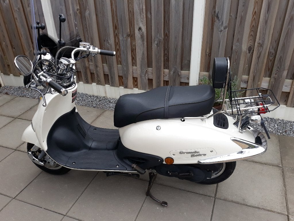 GRANDE RETRO SNORSCOOTER-LEES TEKST-KOOPJE, Zo goed als nieuw, Benzine, Ophalen, Overige merken