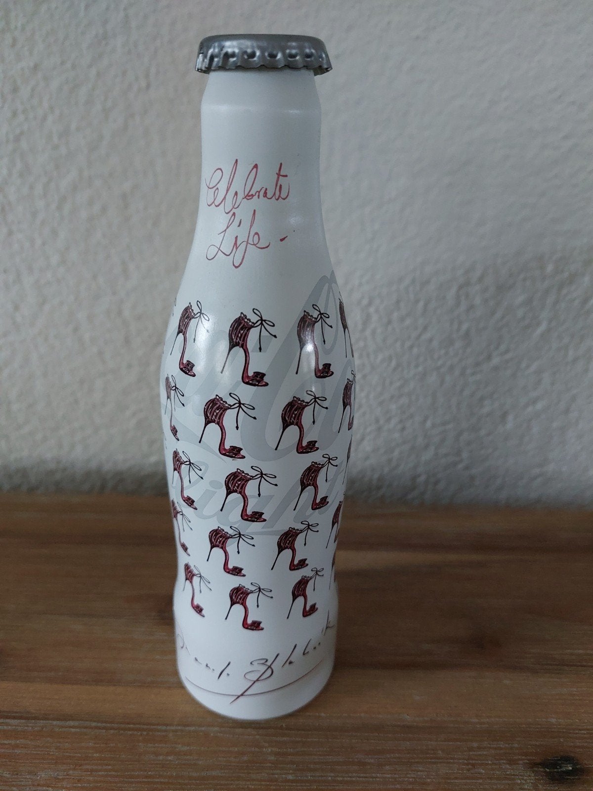Uniek Coca Cola Light Celebrate Life Manolo Blahnik flesje, Verzamelen, Merken en Reclamevoorwerpen, Ophalen of Verzenden, Zo goed als nieuw