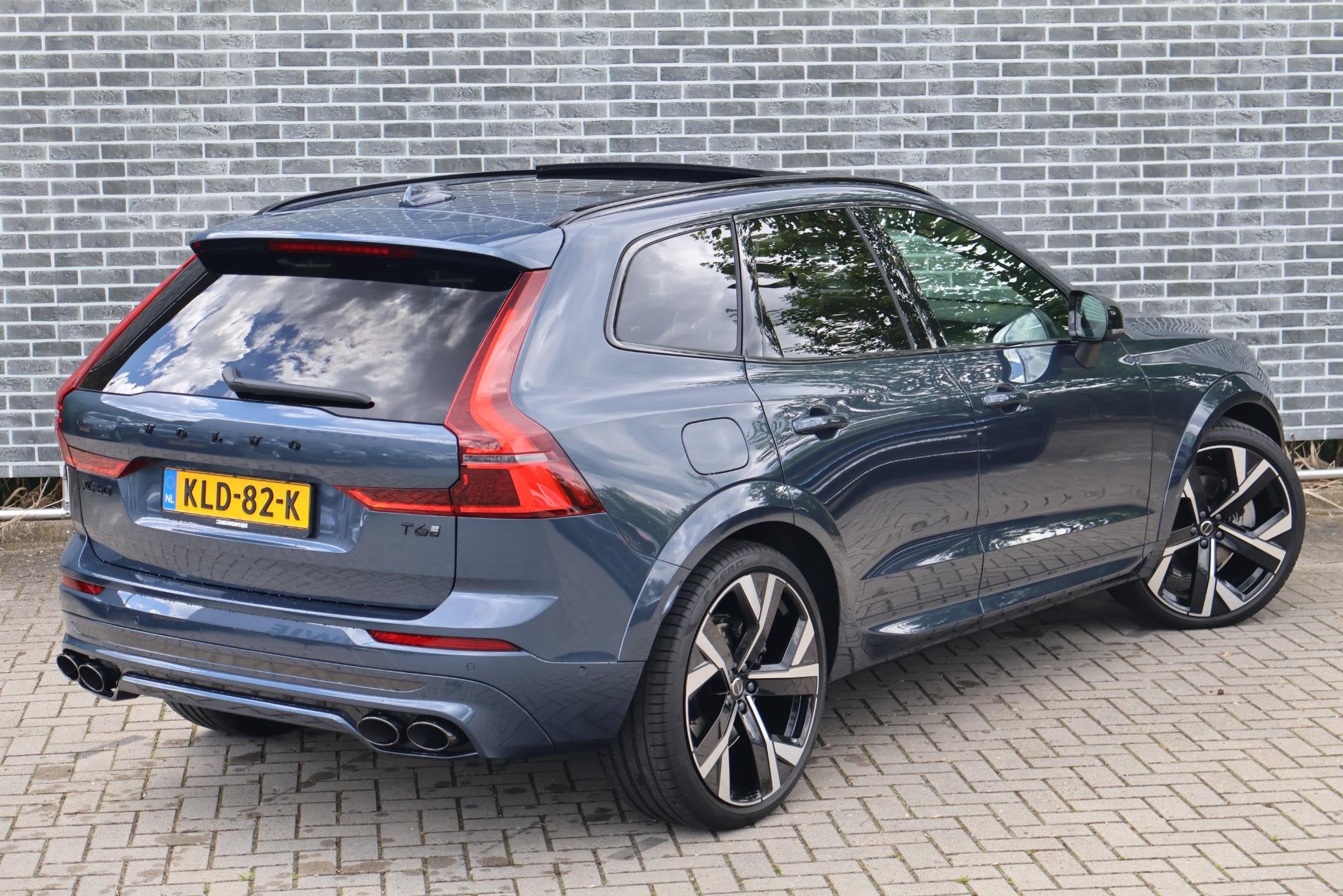 Volvo XC60 T6 Plug-in hybrid AWD Plus Black Edition | Heico, Auto's, Volvo, Automaat, 12 maanden, Euro 6, 4 cilinders