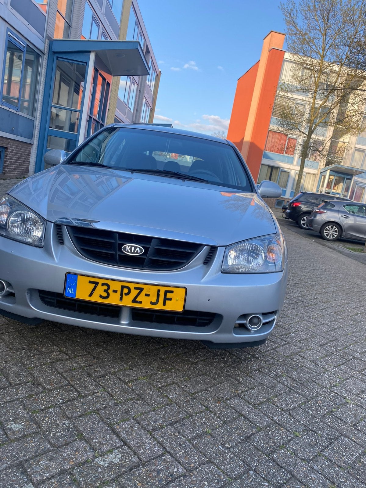 Kia Cerato 1.6 5DR 2005 Grijs, 1599 cc, 4 cilinders, Handgeschakeld, Particulier