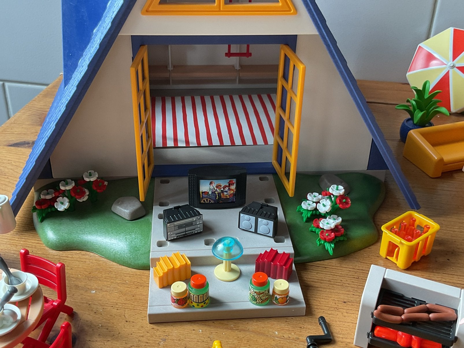 Foto 3 van PLAYMOBIL UITGEBREID VAKANTIEHUIS ☕️ 🍰 SUPER MOOI !!