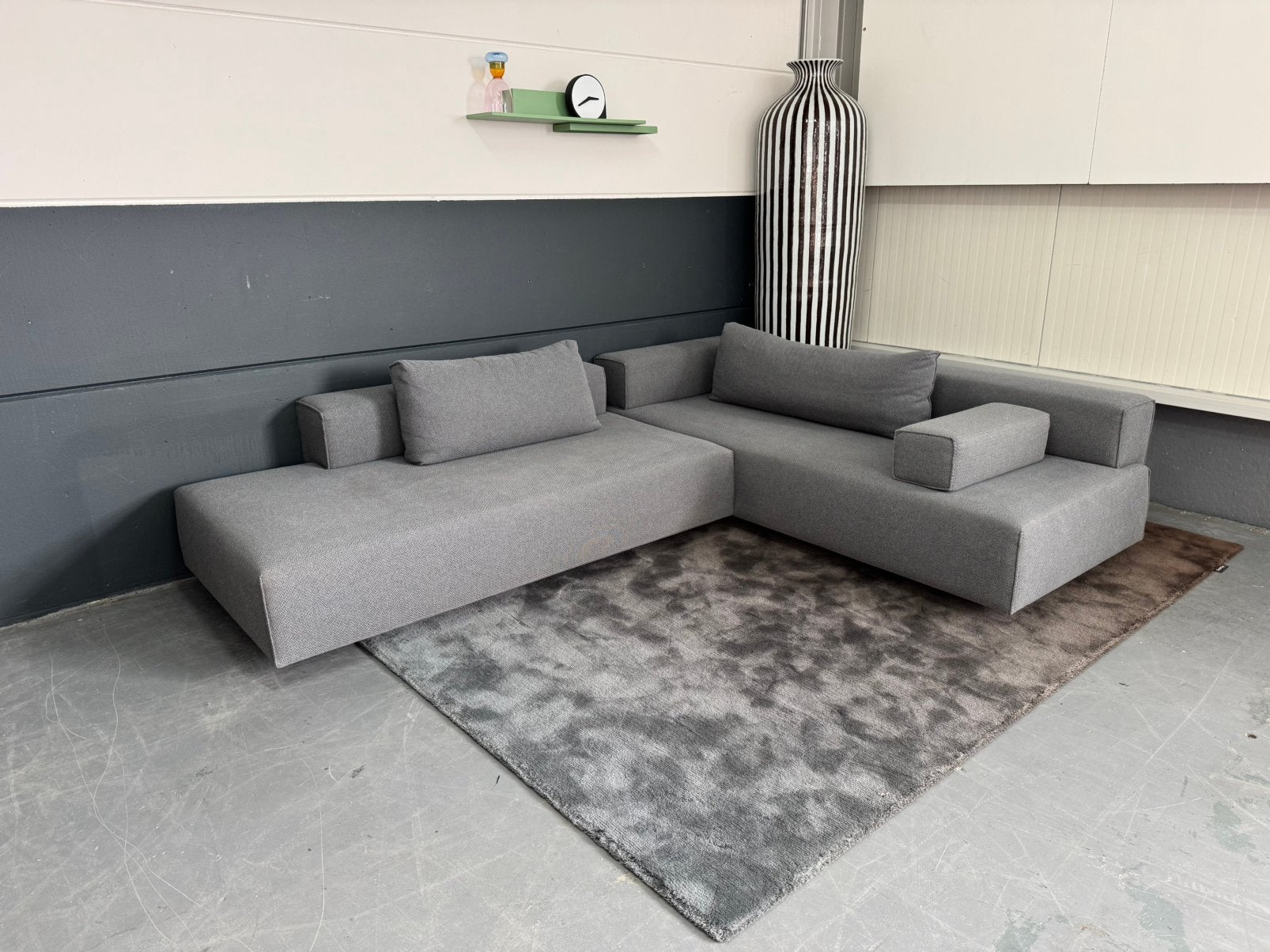 Nieuwstaat Eyye Cella hoekopstelling | Eyye Cella, 250 tot 300 cm, Hoekbank, Eyye, Zo goed als nieuw