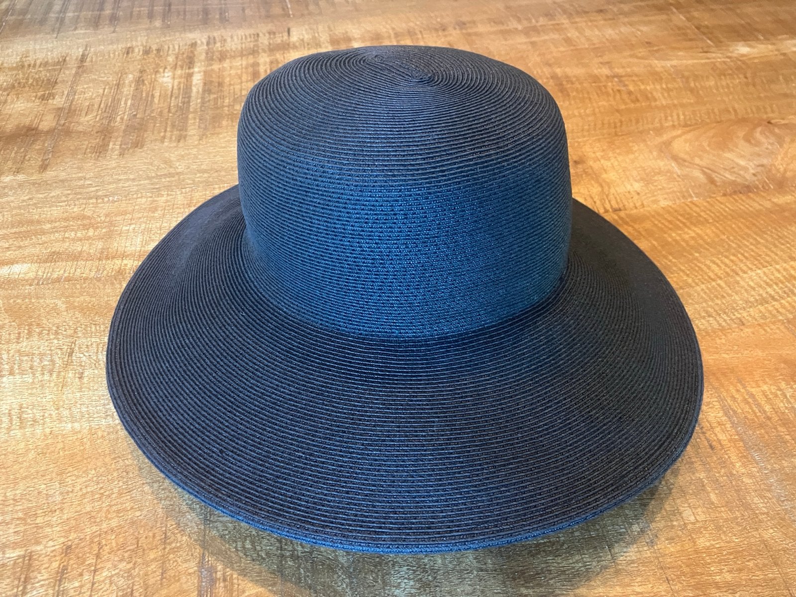 Elegante dameshoed, maat 57 cm, Ophalen of Verzenden, Zo goed als nieuw, Hoed