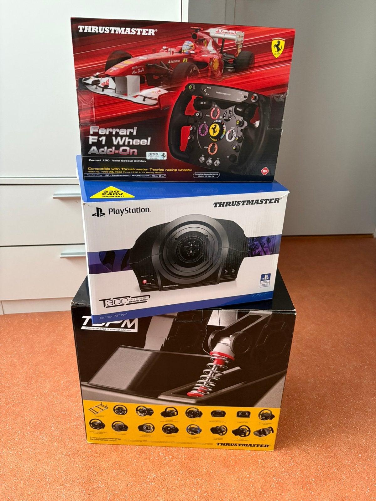 Foto 6 van Thrustmaster T300 race set met Ferrari F1 stuur