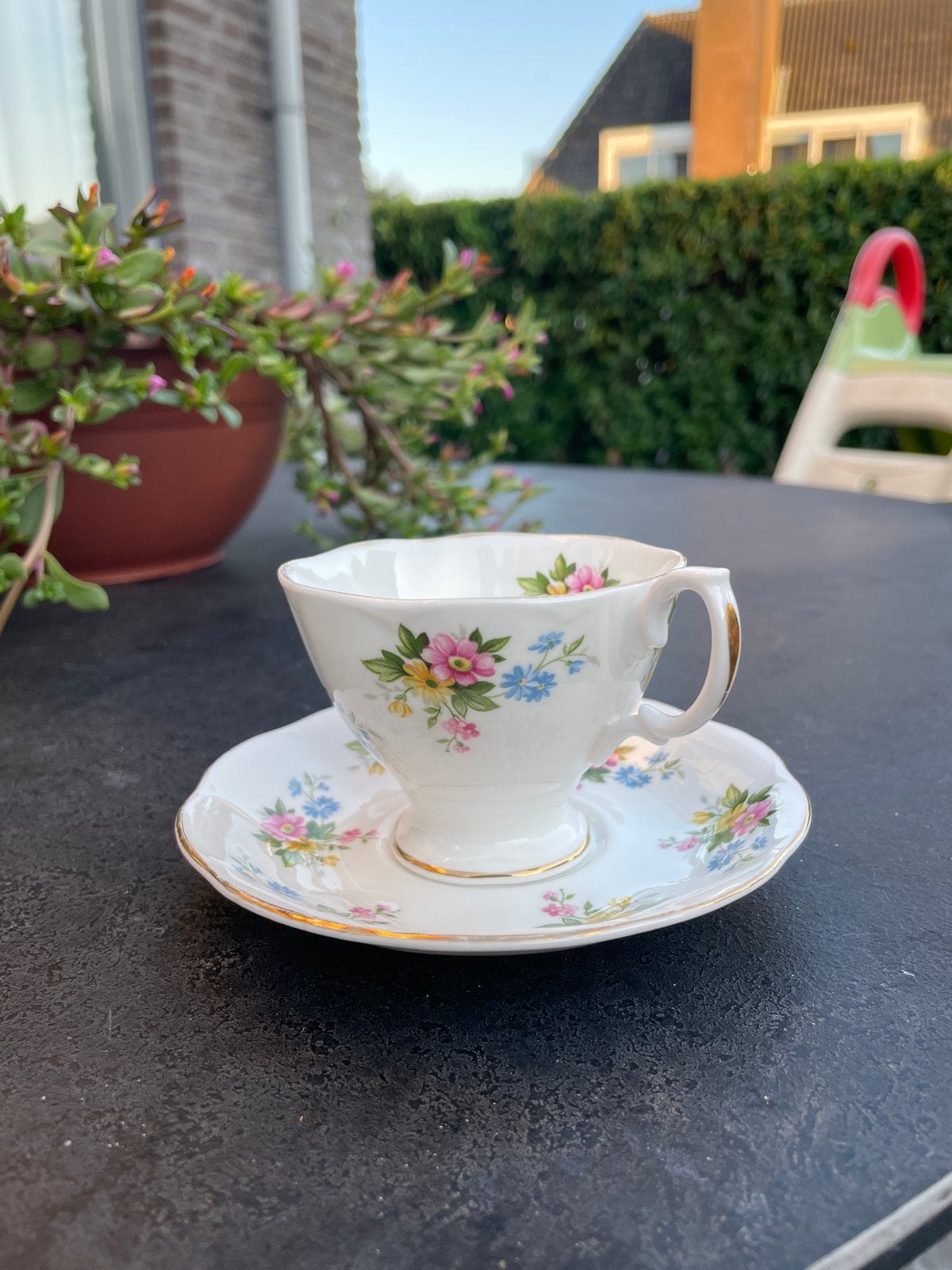 Vintage Richmond Bone China kop en schotel, bloemmotief, Ophalen