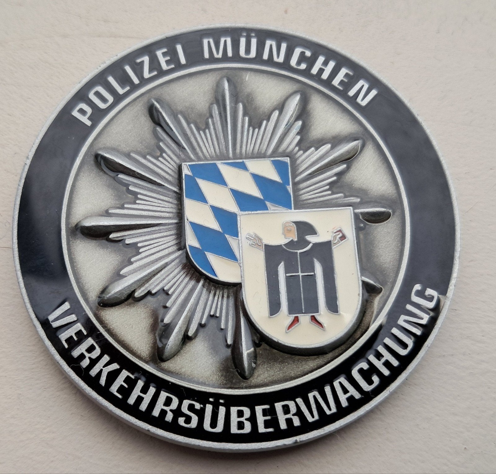 Coin Verkehrsuberwachung polizei München, Ophalen of Verzenden, Landmacht, Nederland, Embleem of Badge