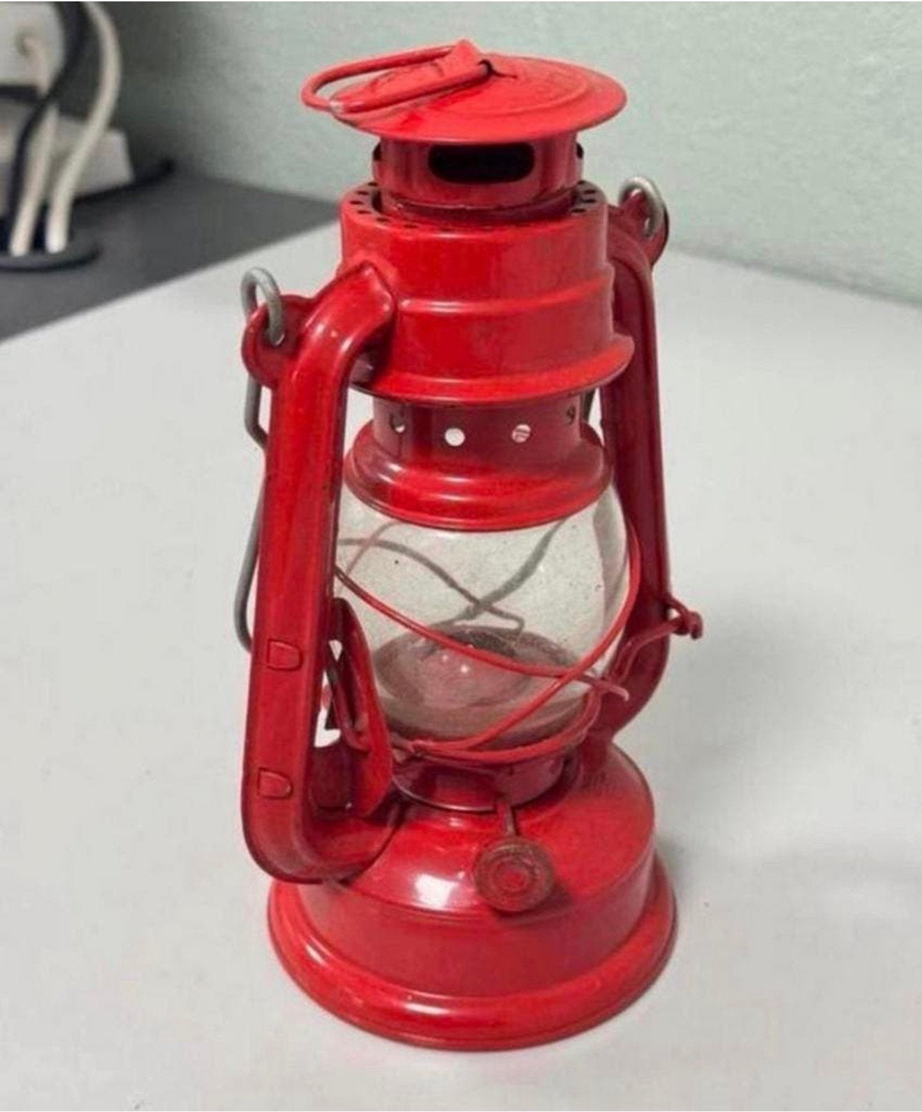 Antieke antiek rood rode stormlamp olielantaarn olielamp, Ophalen of Verzenden