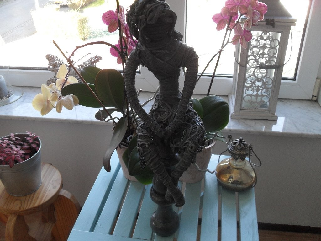 BALLERINA OP SOKKEL., Antiek en Kunst, Overige typen, Overige materialen, Handgemaakt, Modern