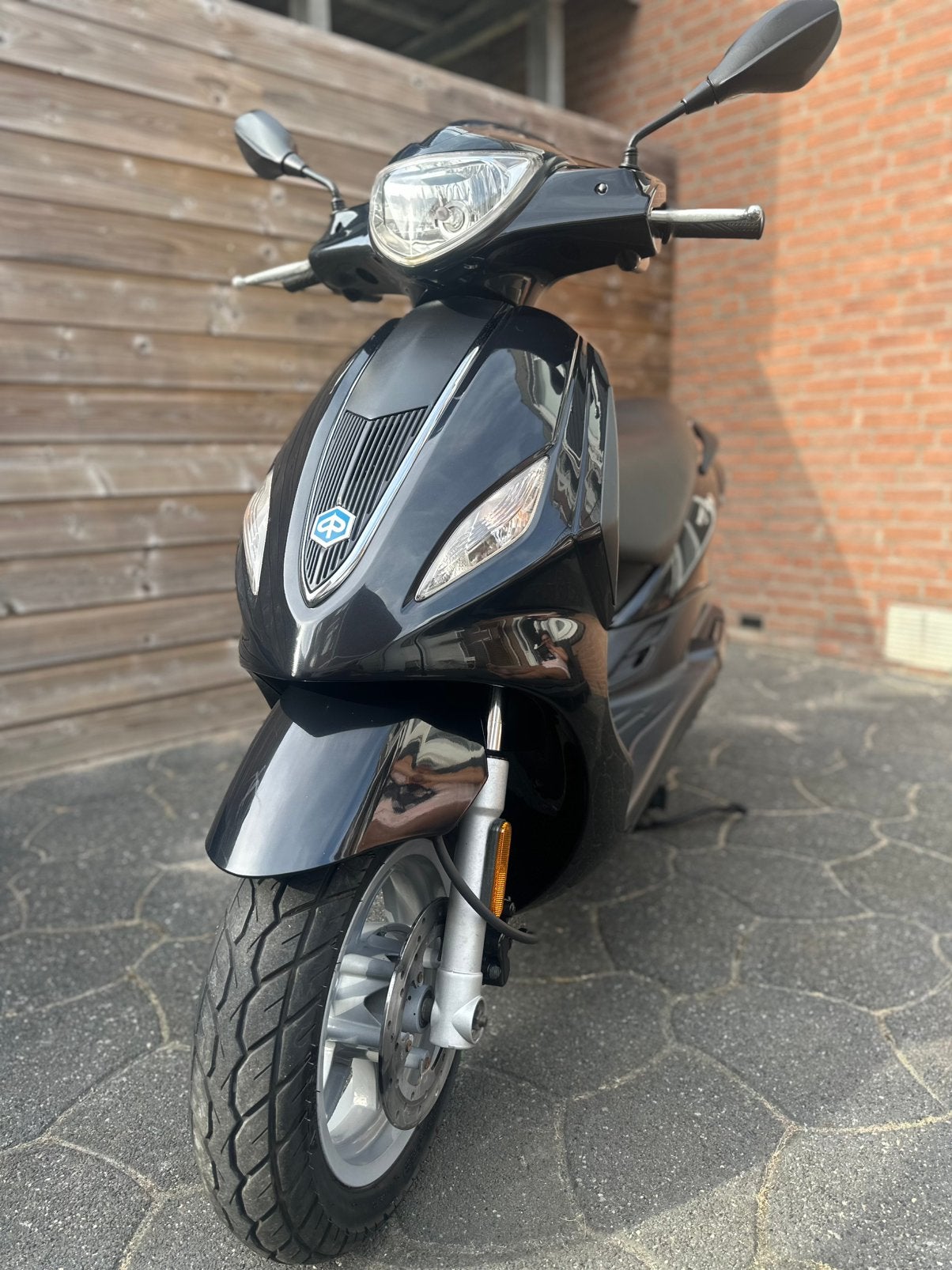 Te koop Piaggio new Fly, Ophalen, Zo goed als nieuw, Benzine, Fly