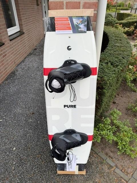 Connelly Pure wakeboard 1.41 mtr + optima bindingen tm 47, Watersport en Boten, Accessoires en Onderhoud, Nieuw, Ophalen of Verzenden