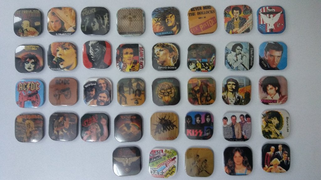 Motorhead Kiss Saxon AC DC The exploited buttons set vintage, Ophalen of Verzenden, Zo goed als nieuw