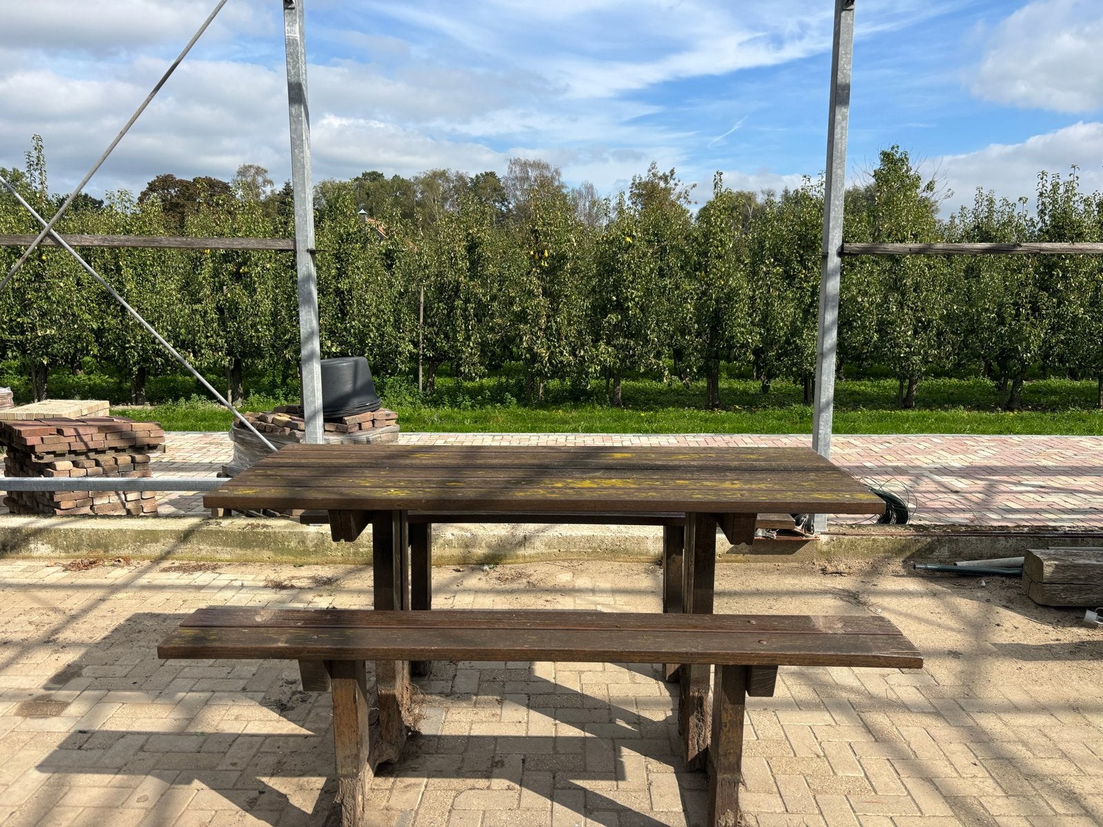 Robuuste hardhouten picknicktafels met zitbanken, Tuin en Terras, Ophalen of Verzenden, Gebruikt, Rechthoekig, Hout